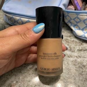 Giorgio Armani luminous silk foundation shade 8